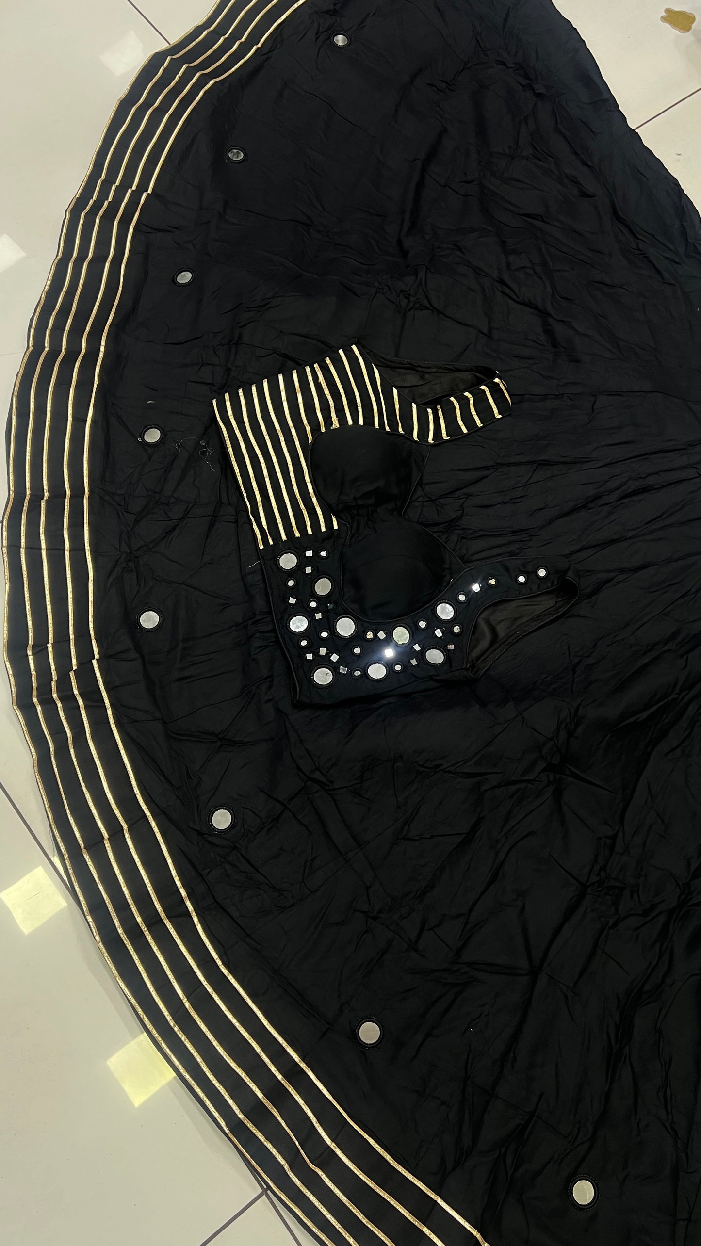 8Mtr Flair Heavy Mirror Designer Blouse And 20Kali Lehnga Set