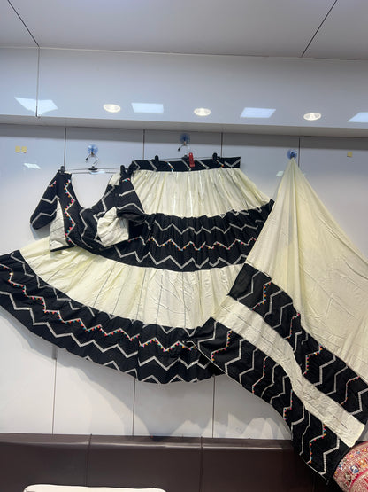 6 MTR flair heavy Thread work Cutting pasting Chaniya choli Duppata set